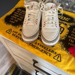 Nike Kids White and Red Sneakers with Black Pattern